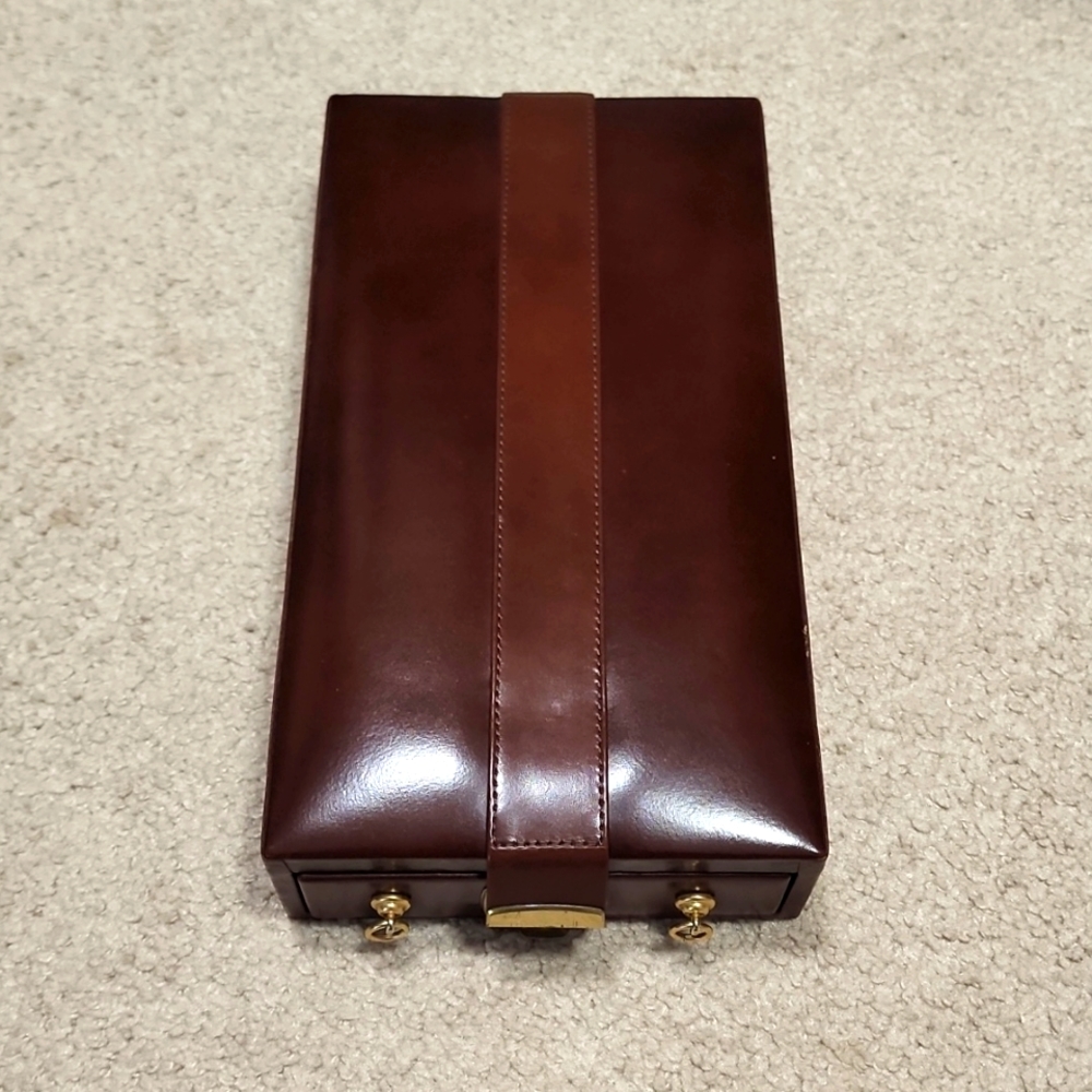 Leather dresser jewelry box